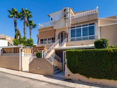 Venta Casa unifamiliar Torrevieja. Con terraza 44 m²