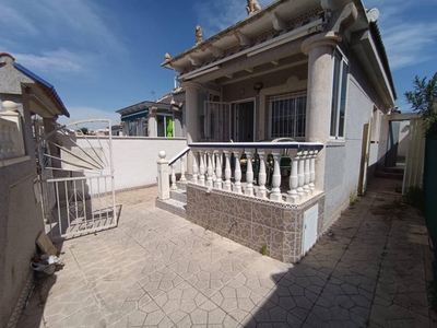 Venta Casa unifamiliar Torrevieja. Con terraza 65 m²