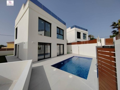 Venta Casa unifamiliar Villajoyosa - La Vila Joiosa. Con terraza 240 m²