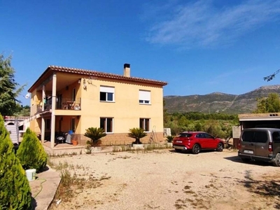 Venta Chalet Alcocer de Planes. 220 m²