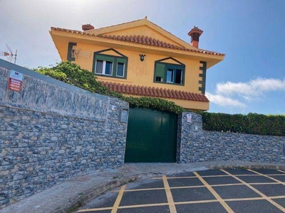 Venta Chalet en Calle de Los Alamos Teror. Buen estado plaza de aparcamiento 152 m²