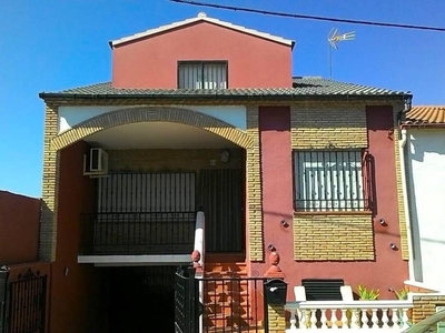 Venta Chalet en Calle Nivar Moraleda de Zafayona. Buen estado con terraza 133 m²