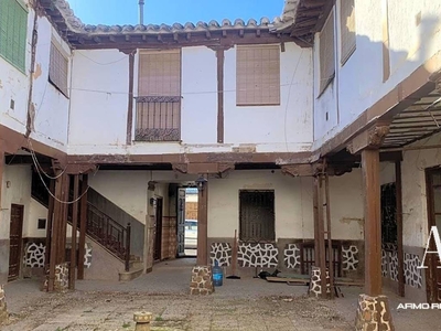 Venta Chalet en Calle Ramón y Cajal Almagro. 636 m²