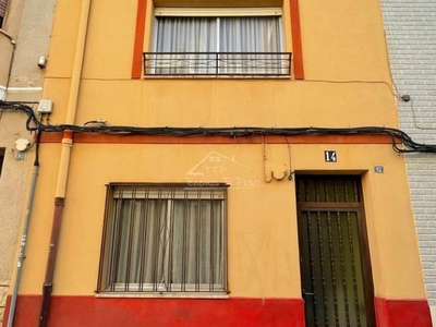 Venta Chalet en Carrer de Santa Margarida Benicarló. Buen estado con terraza 155 m²