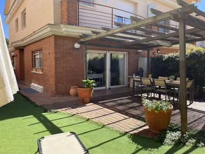 Venta Chalet en Carrer Eucaliptus Teià. Con terraza 258 m²