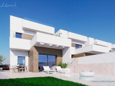 Venta Chalet Los Montesinos. Nueva 111 m²