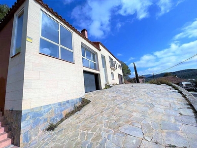 Venta Chalet Rellinars. Con terraza 300 m²