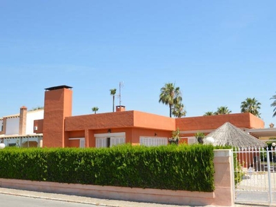 Venta Chalet Torrevieja. 130 m²