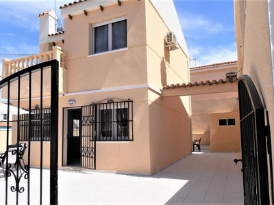 Venta Chalet Torrevieja. 140 m²