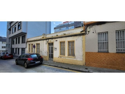 Venta de casa en A Coruña, calle Pérez Quevedo