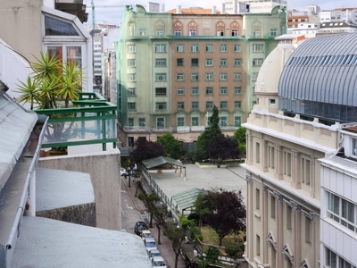 Venta Piso A Coruña. Piso de cuatro habitaciones Octava planta con terraza