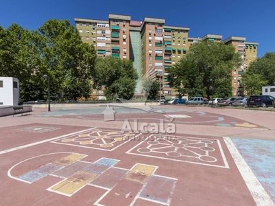 Venta Piso Alcalá de Henares. Piso de tres habitaciones Buen estado