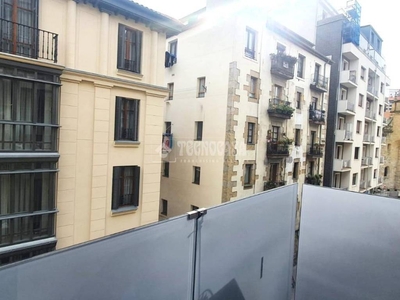 Venta Piso Bilbao. Piso de cuatro habitaciones Entreplanta con terraza calefacción individual