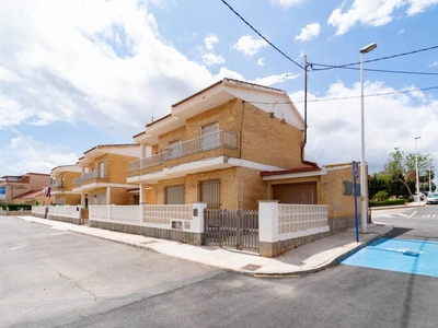 Venta Piso Cartagena. Piso de cuatro habitaciones en de la Marina 2. Con terraza