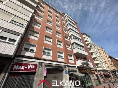 Venta Piso en Calle Zabalbide. Bilbao