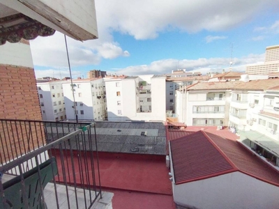 Venta Piso Madrid. Piso de tres habitaciones Quinta planta con terraza