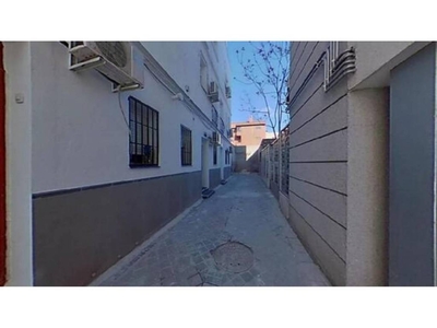 Venta Piso Madrid. Piso de una habitación en Calle Araucaria. Buen estado segunda planta