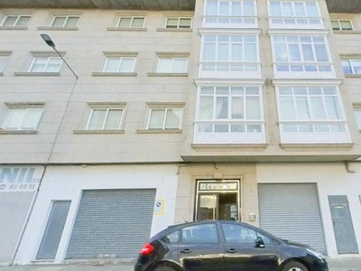 Venta Piso Noia. Piso de tres habitaciones en Calle Pontevedra Cunqueiro. Segunda planta