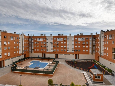 Venta Piso Rivas-Vaciamadrid. Piso de tres habitaciones en Calle María Zambrano. Buen estado tercera planta con balcón