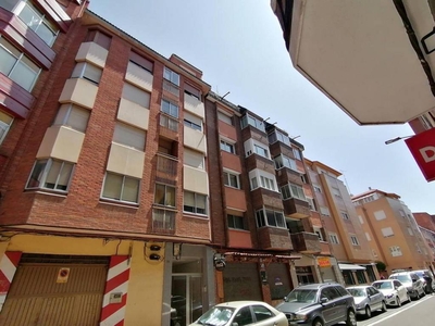 Venta Piso Valladolid. Piso de tres habitaciones Primera planta con balcón
