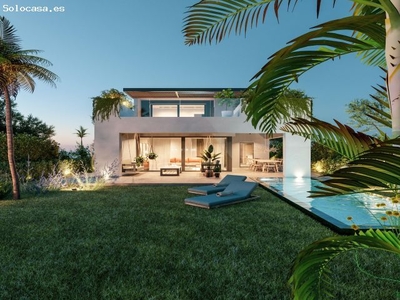 Villa de 4 dormitorios y 4 baños en Nueva Atalaya, Estepona. Obra Nueva