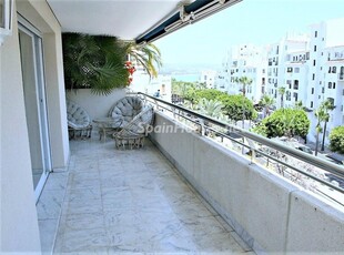 Apartamento en venta en Puerto Banús, Marbella