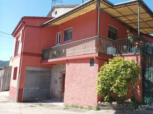Casa adosada en venta en Calle de Alfredo Brañas en A Ponte por 149,000 €