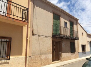 Casa en venta enc. cristo de la humildad, 18,moral de calatrava,ciudad real