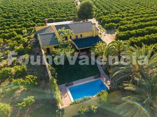 Chalet en venta en Torrent, Valencia