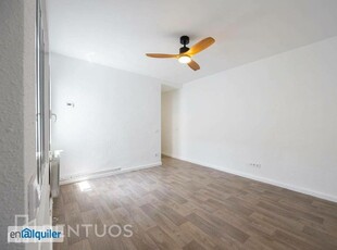 Tranquilo piso reformado de 3 habitaciones en la latina