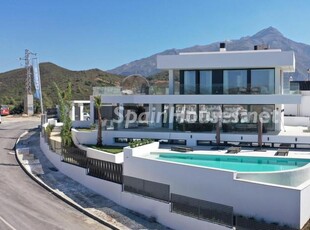 Villa en venta en Nueva Andalucía, Marbella