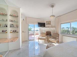 Villa en venta en Playa Bajadilla-Puertos, Marbella