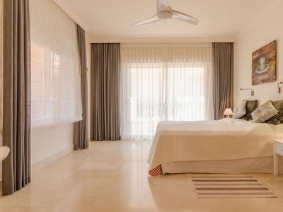 Alquiler apartamento espectacular y moderno apartamento de 3 dormitorios y 2 baños con gran terraza vistas al mar en aloha hill club, nueva andalucia en Marbella