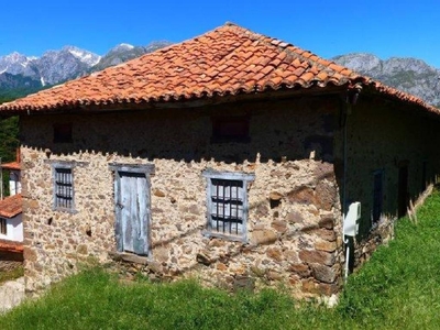 Venta Casa unifamiliar Cillorigo de Liébana. A reformar 280 m²