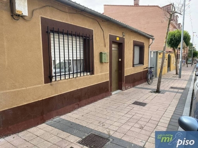 Venta Casa unifamiliar en Calle PISUERGA Arroyo de la Encomienda. Buen estado con terraza 165 m²