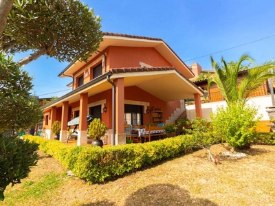 Venta Casa unifamiliar en El Mirador Valle de Mena. Con terraza 213 m²