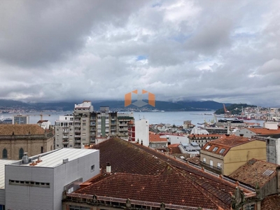 Alquiler de piso con terraza en Berbés, Peniche (Vigo)