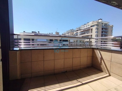 Alquiler de piso en calle Barcelona Hiribidea de 3 habitaciones con terraza y garaje
