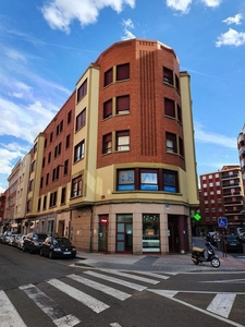 Alquiler de piso en Centro - Palencia de 2 habitaciones con terraza y calefacción