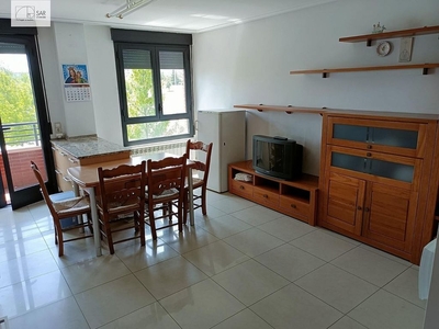Alquiler de piso en Salburua de 3 habitaciones con terraza y garaje