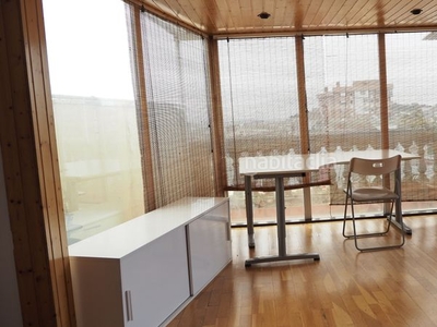 Ático en carrer de sant carles 2 ático con 4 habitaciones amueblado con calefacción, aire acondicionado y vistas a la montaña en Lleida