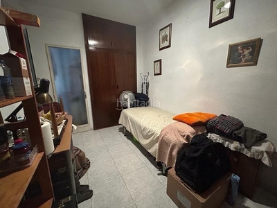 Piso con 3 habitaciones con ascensor, calefacción y aire acondicionado en Barcelona