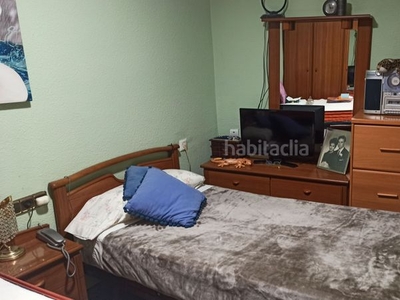 Piso de 2 habitaciones en 4º sin ascensor cerca de la plaça dels pagesos en Lleida