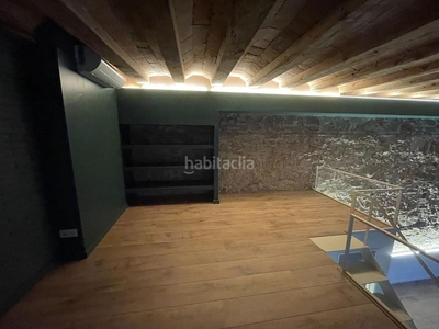 Piso en riereta 35 luminoso piso con altillo y terraza privada en Barcelona