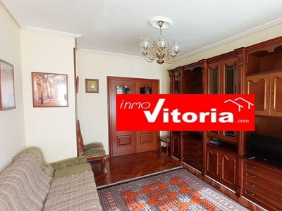Piso en venta en Adurtza - Aretxabaleta de 4 habitaciones con terraza y garaje