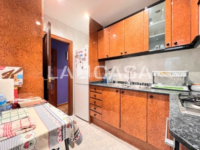 Piso en venta en avenida d'alfons xiii
artigues,
168.000 € en Badalona