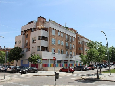 Piso en venta en La Paloma - Asfain de 3 habitaciones con terraza y garaje