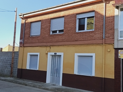 Venta de casa con terraza en La Bañeza