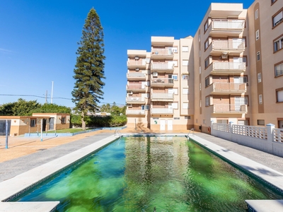 Venta de piso con piscina y terraza en El Varadero, Playa De Poniente