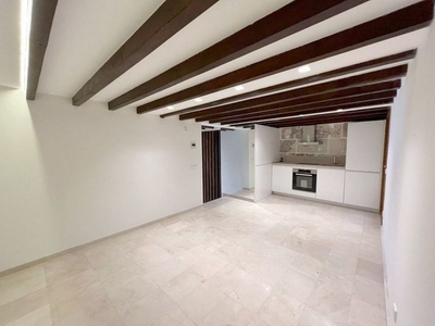 Venta de piso en La Seu - Cort - Monti-sión de 2 habitaciones con terraza y aire acondicionado